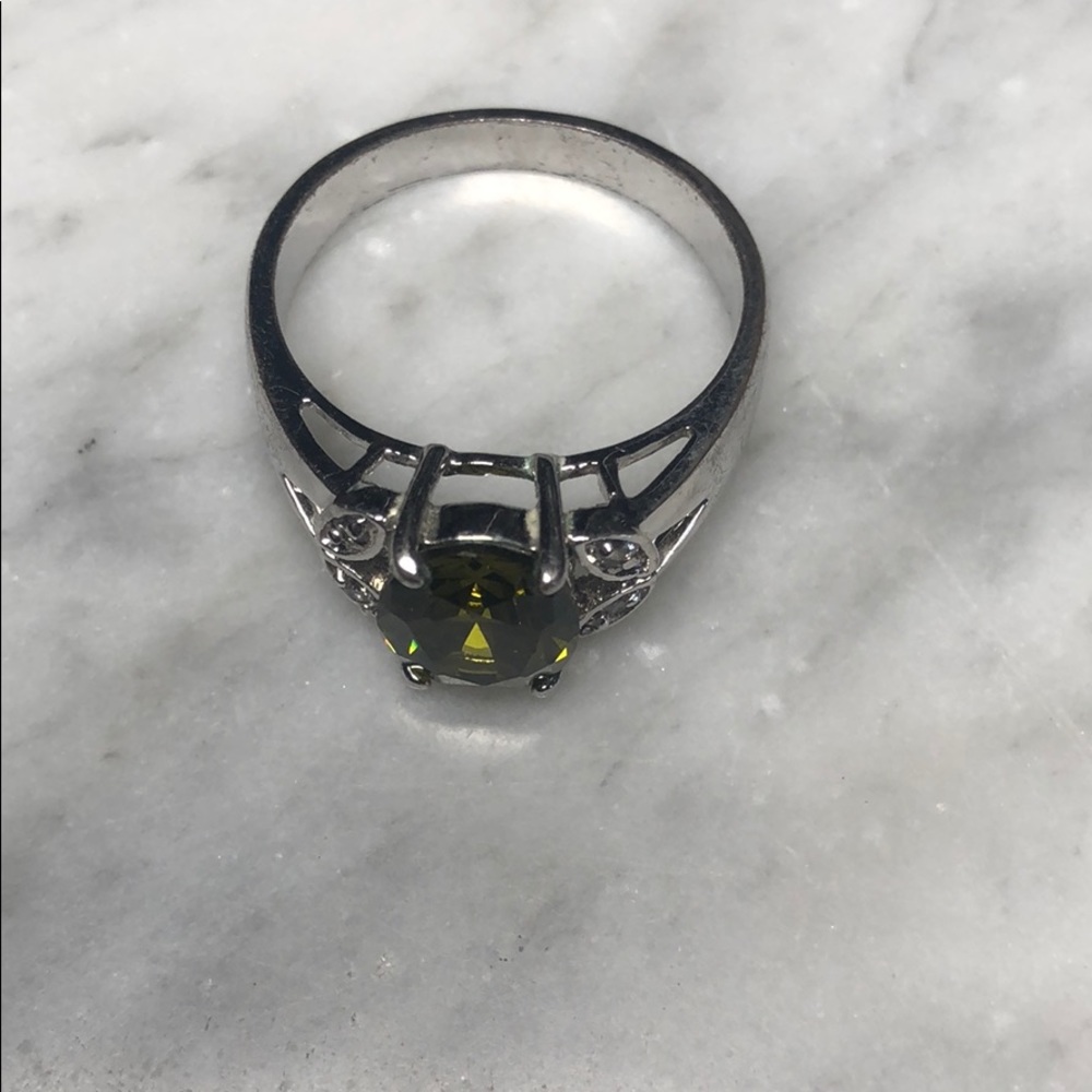 Light Green ring - Picture 6 of 8